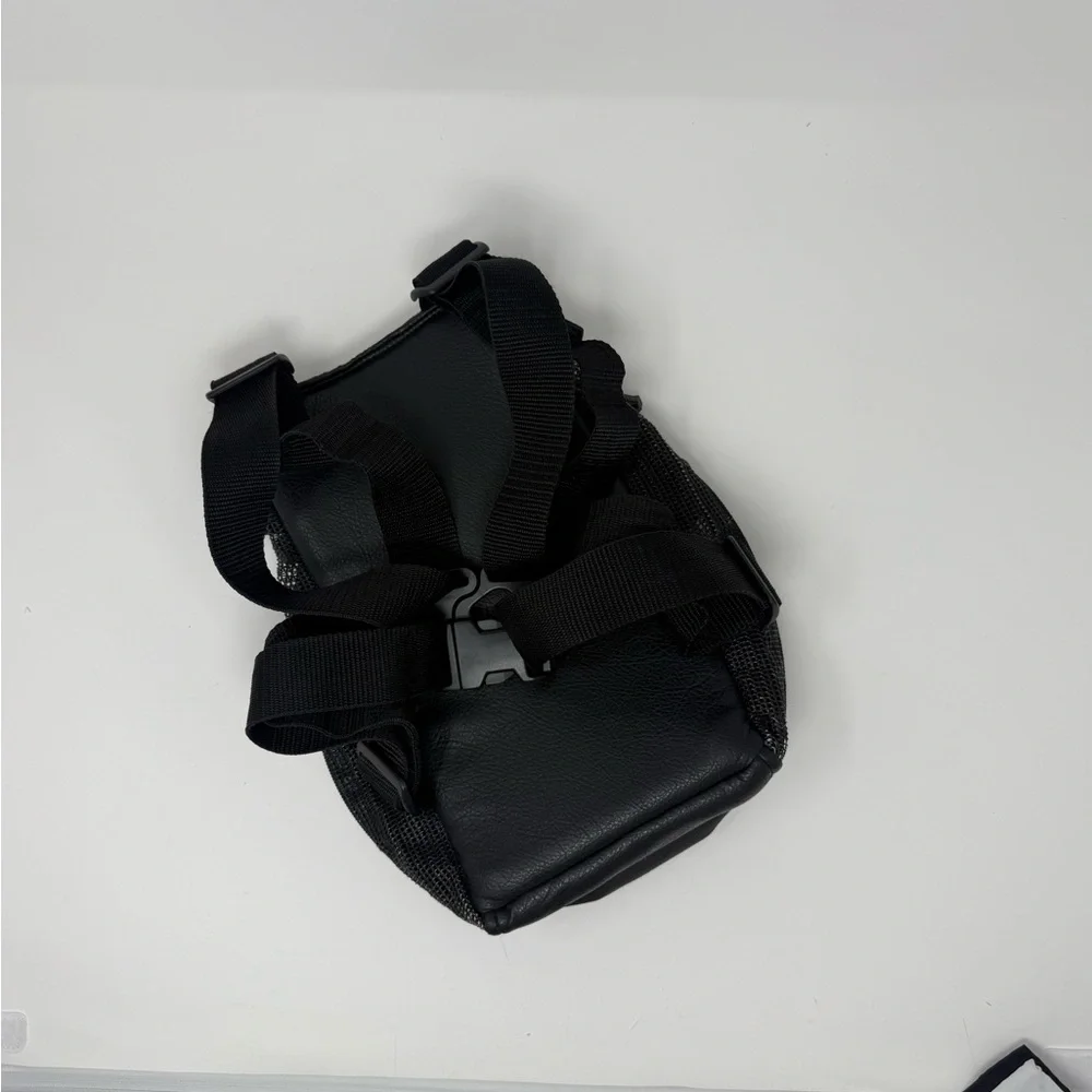 Pet Backpack Carrier. Zip & Velcro Closures. Inside Safety Hook. Adjustable.